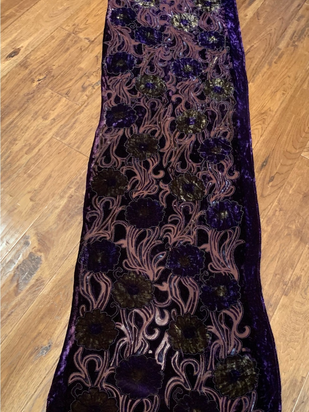 Velvet Floral Women's Shawl in Purple and Gold - Picture 8 of 12